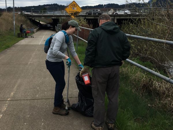 Volunteers clean up Amazon bike path